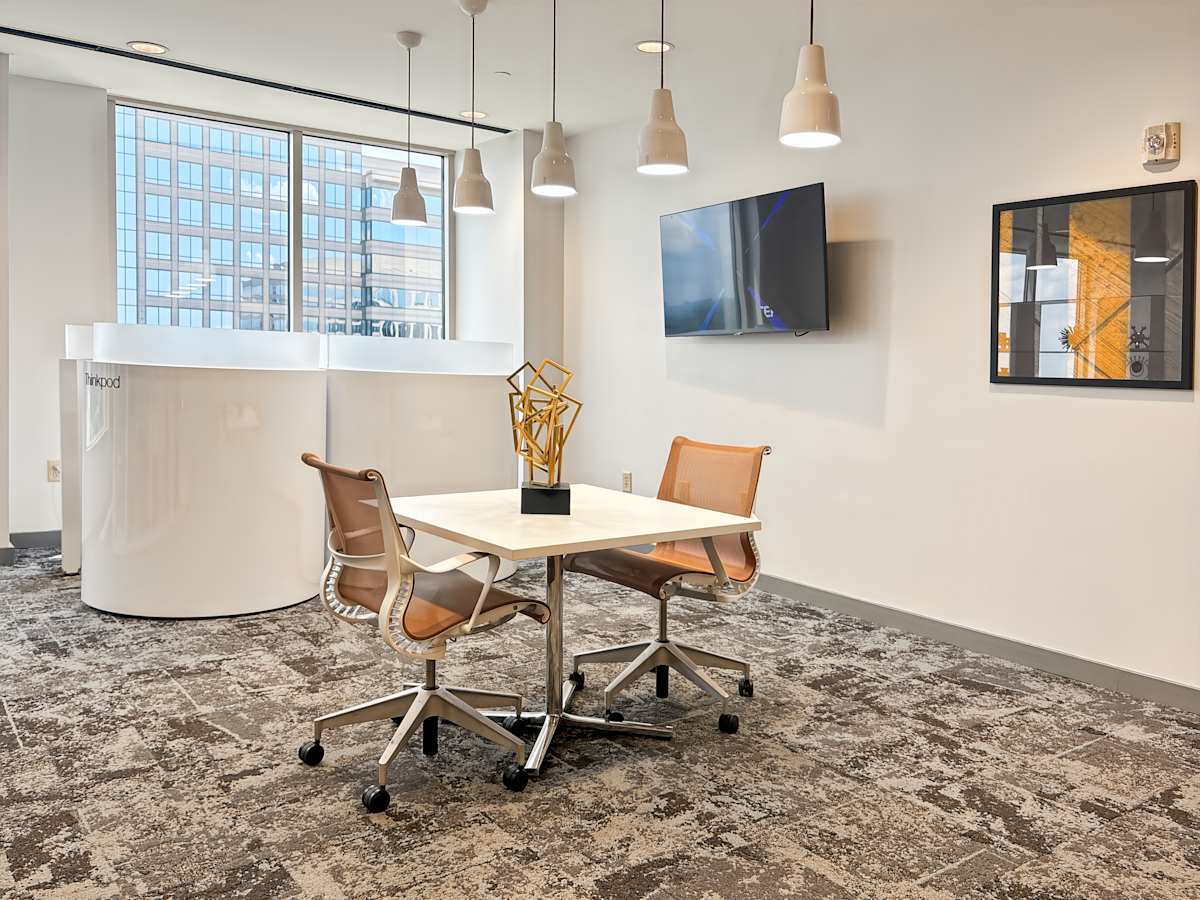 400 Galleria Parkway photo 10