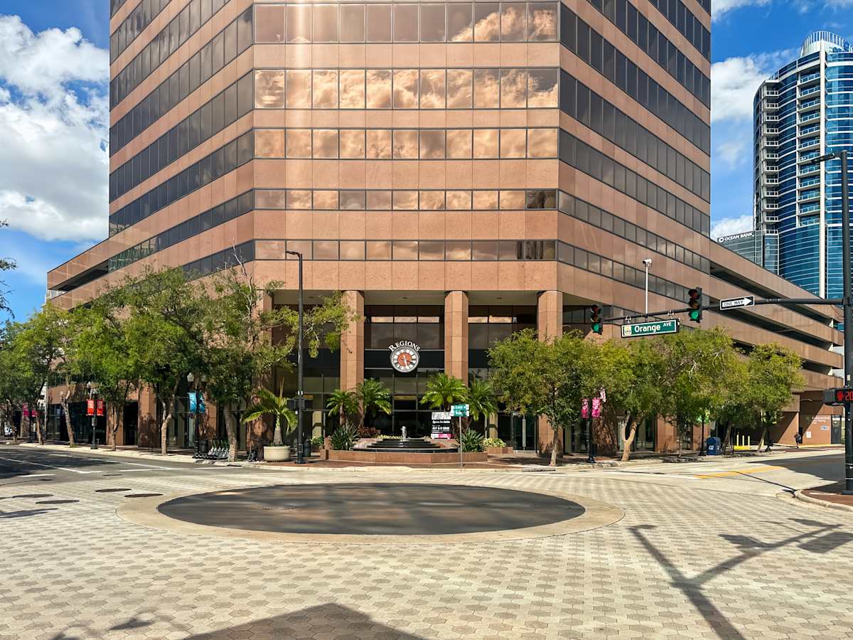 Bank Tower photo 2