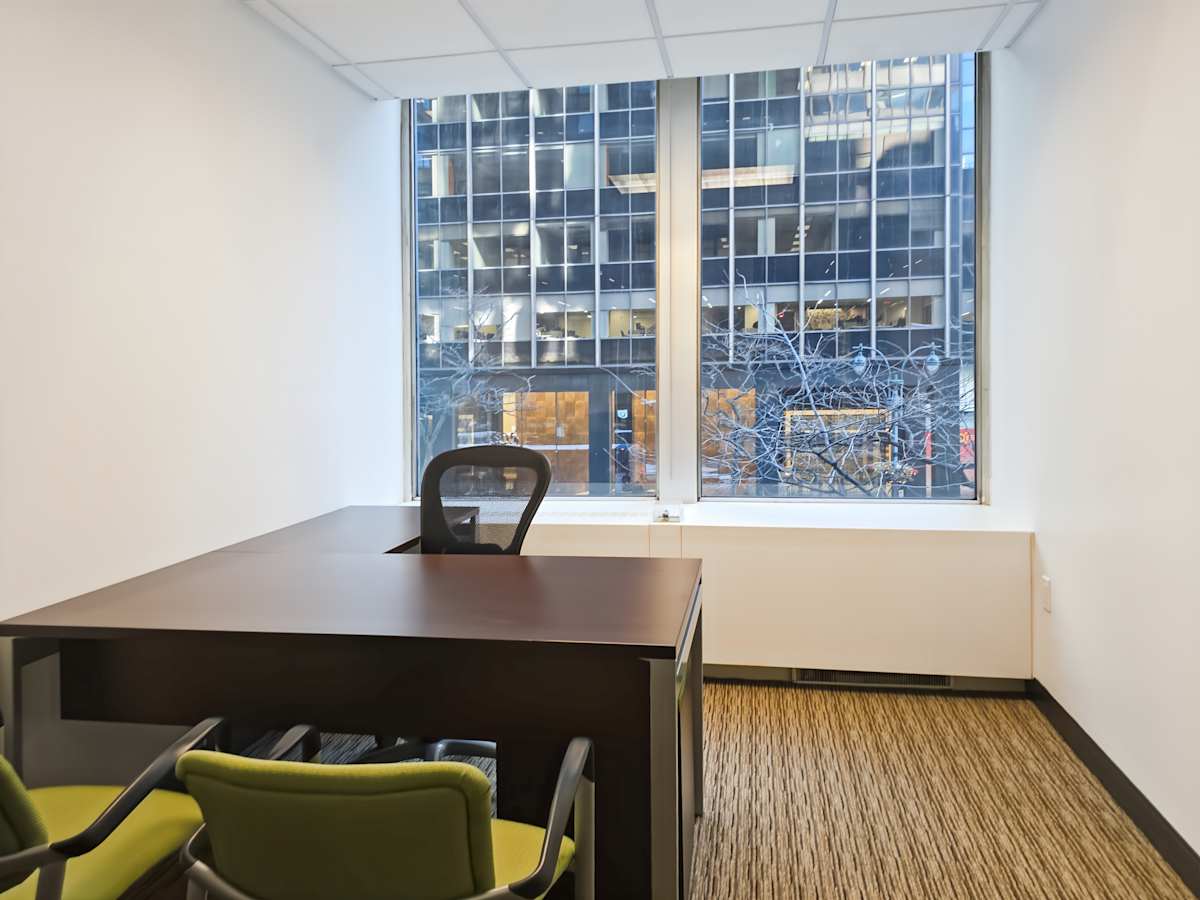 600 Third Avenue photo 9