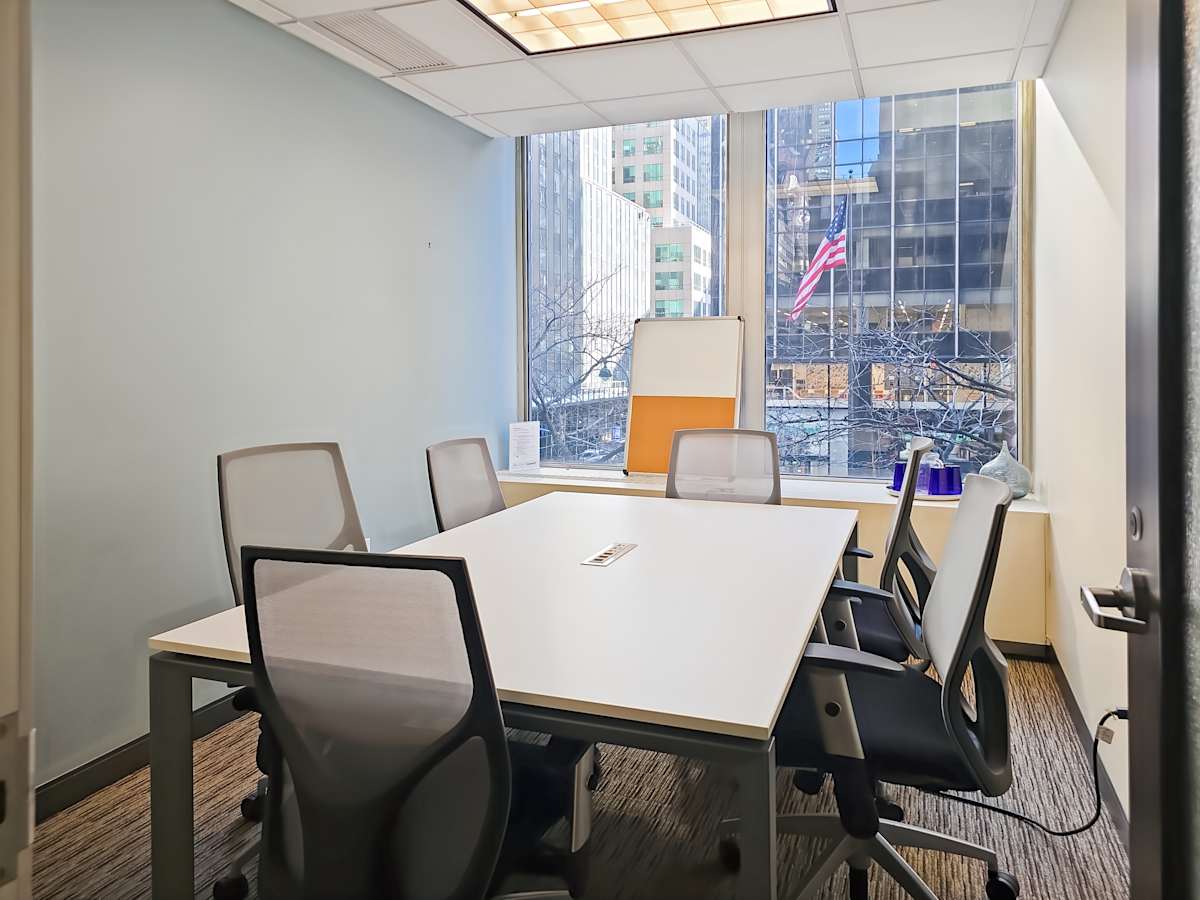 600 Third Avenue photo 5