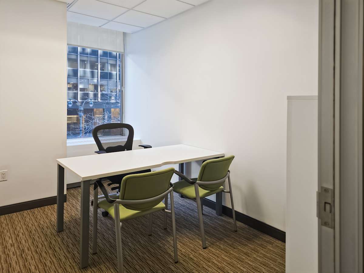 600 Third Avenue photo 3