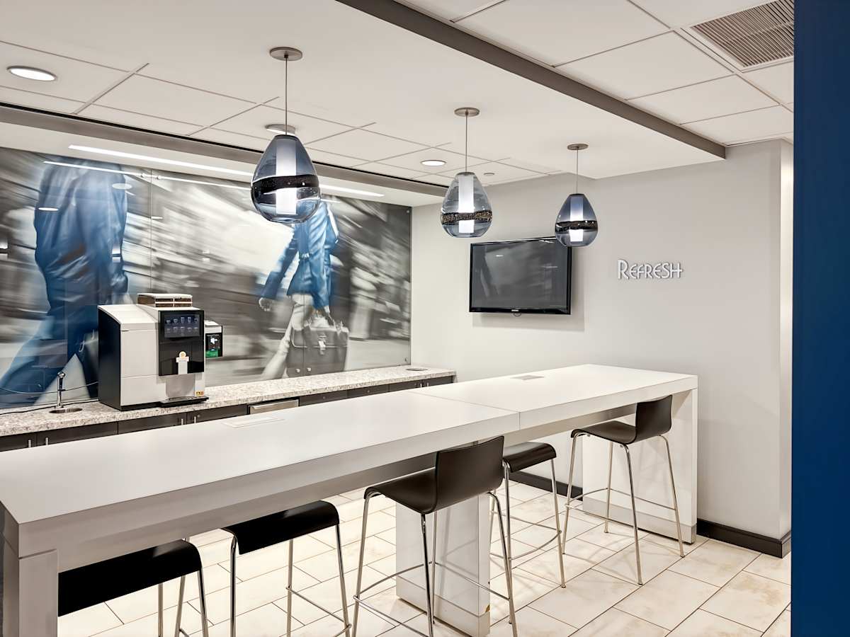 136 Madison Avenue photo 8