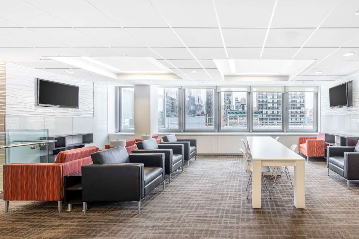 112 West 34th Street photo 11