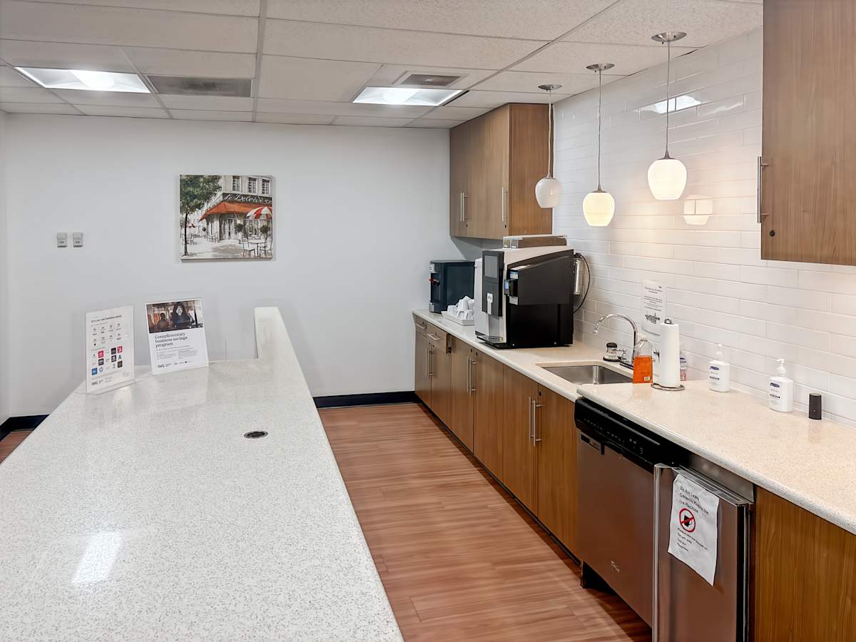 200 Broadhollow Road photo 8