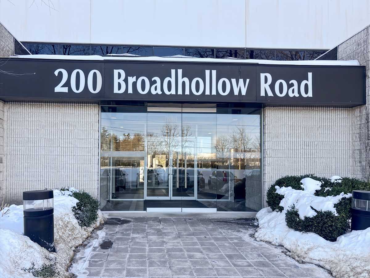200 Broadhollow Road photo 1