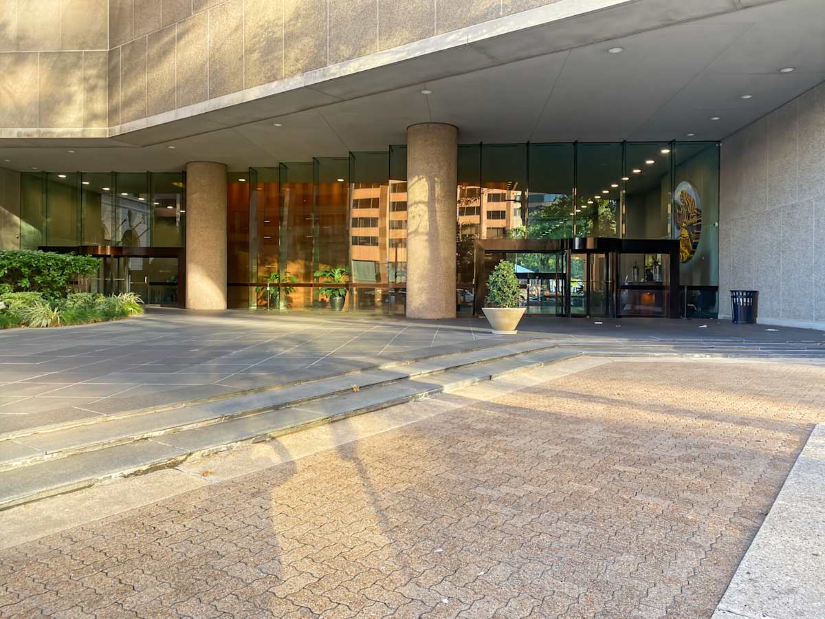 650 Poydras Street photo 3