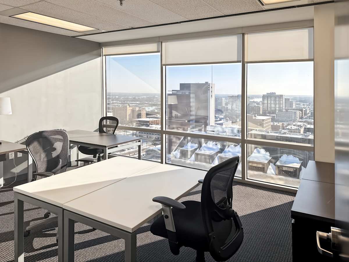 400 West Capitol photo 8