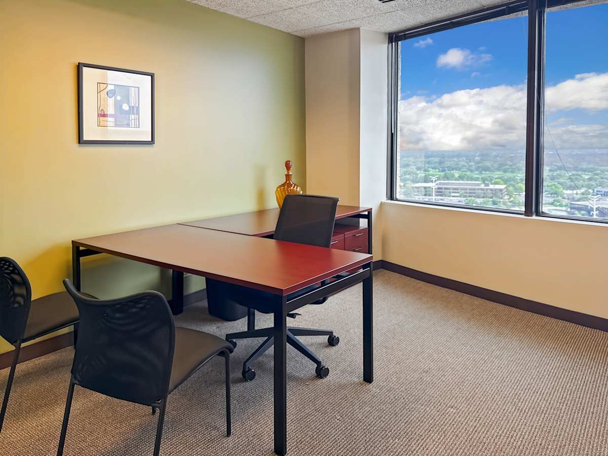 Regency Tower photo 9