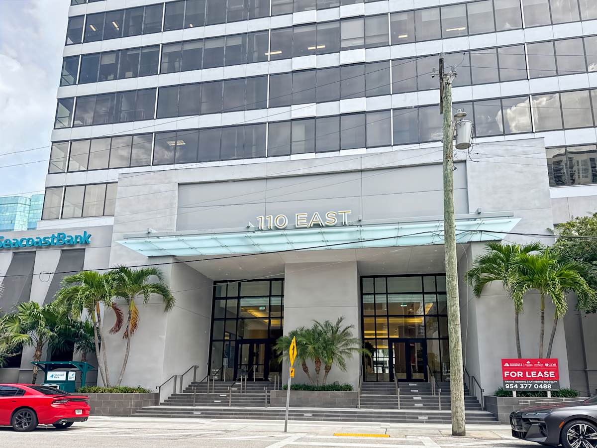 110 East Broward Boulevard photo 4