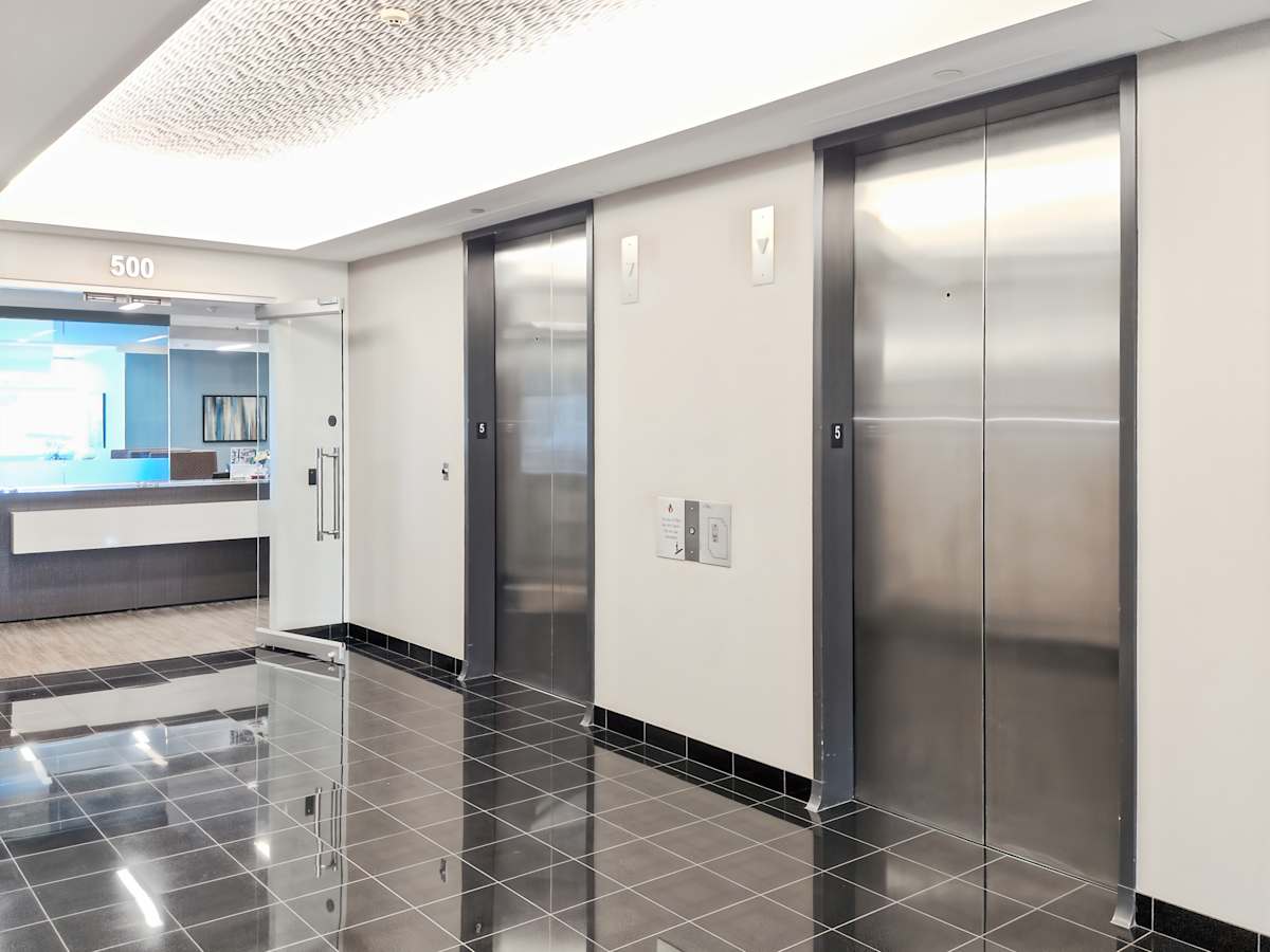 Cottonwood Corporate Center photo 3