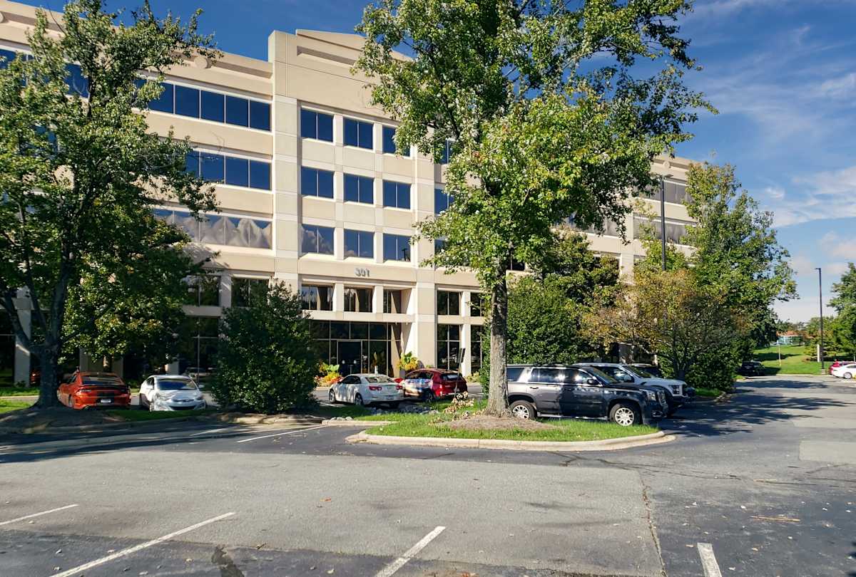 University Executive Park photo 3