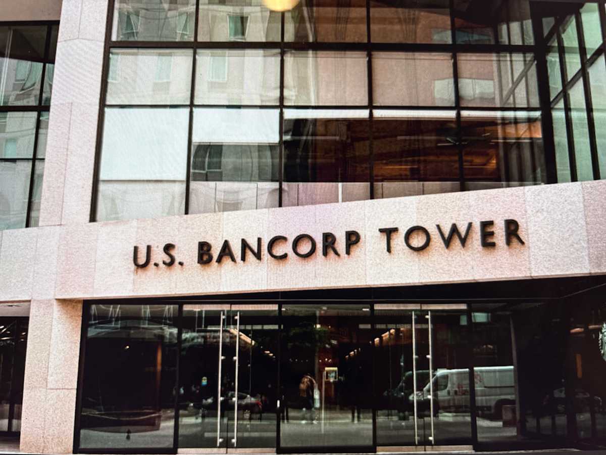 US Bancorp Tower photo 3