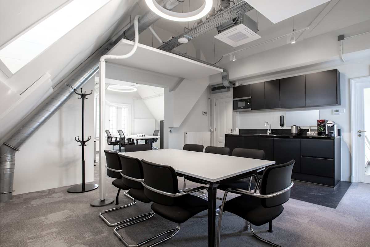 Nieuwezijds Voorburgwal 104-108 photo 6