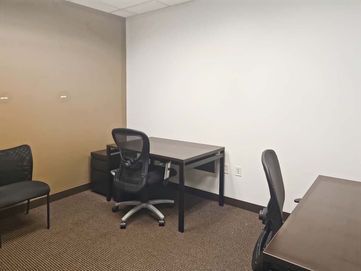 Holmes Corporate Center II photo 12