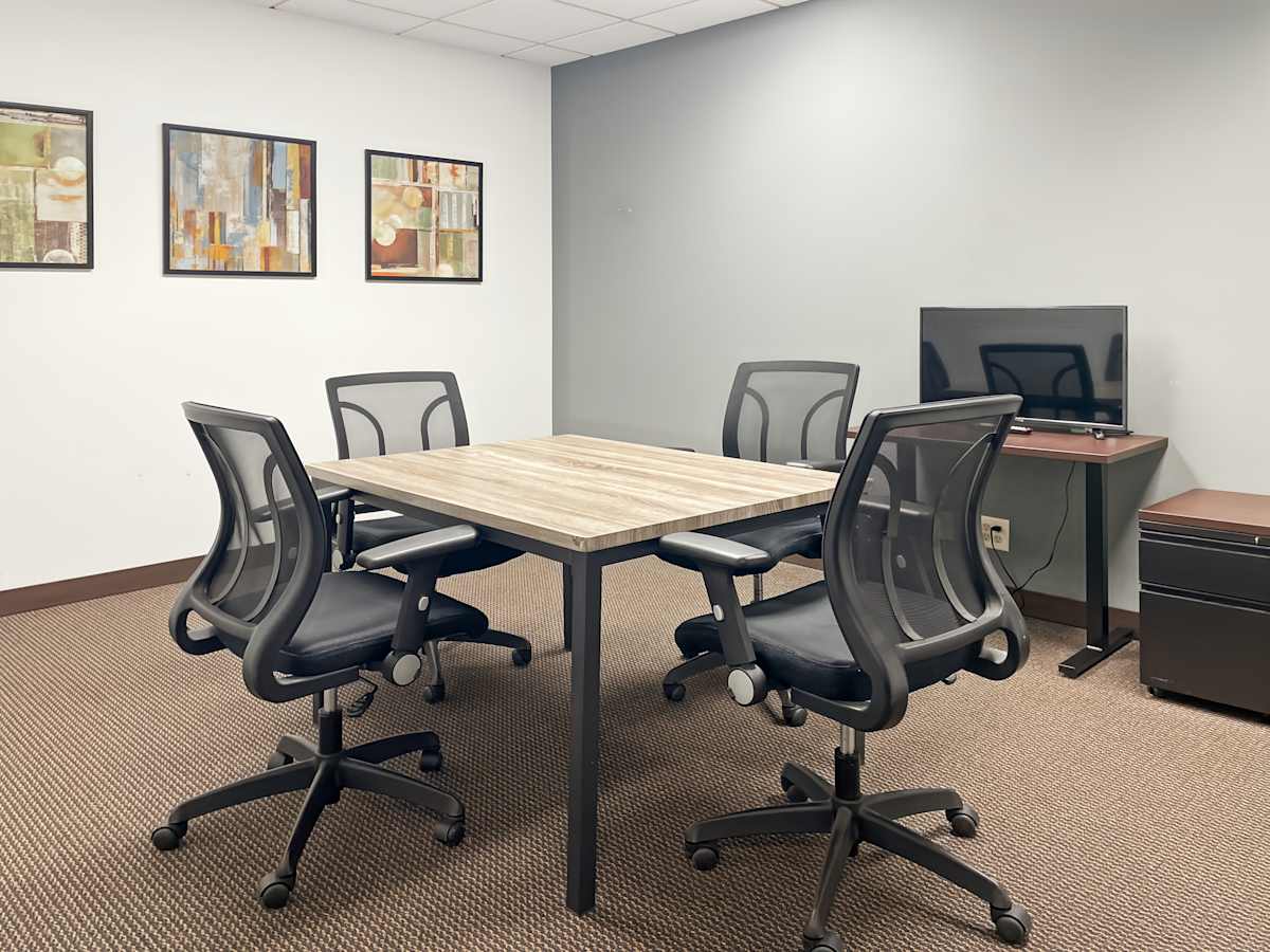 Executive Tower photo 7