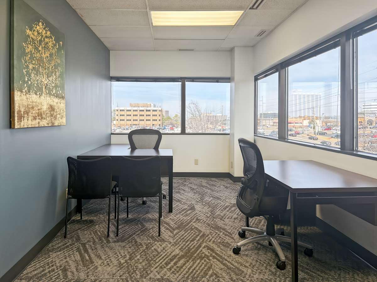 Executive Tower photo 3