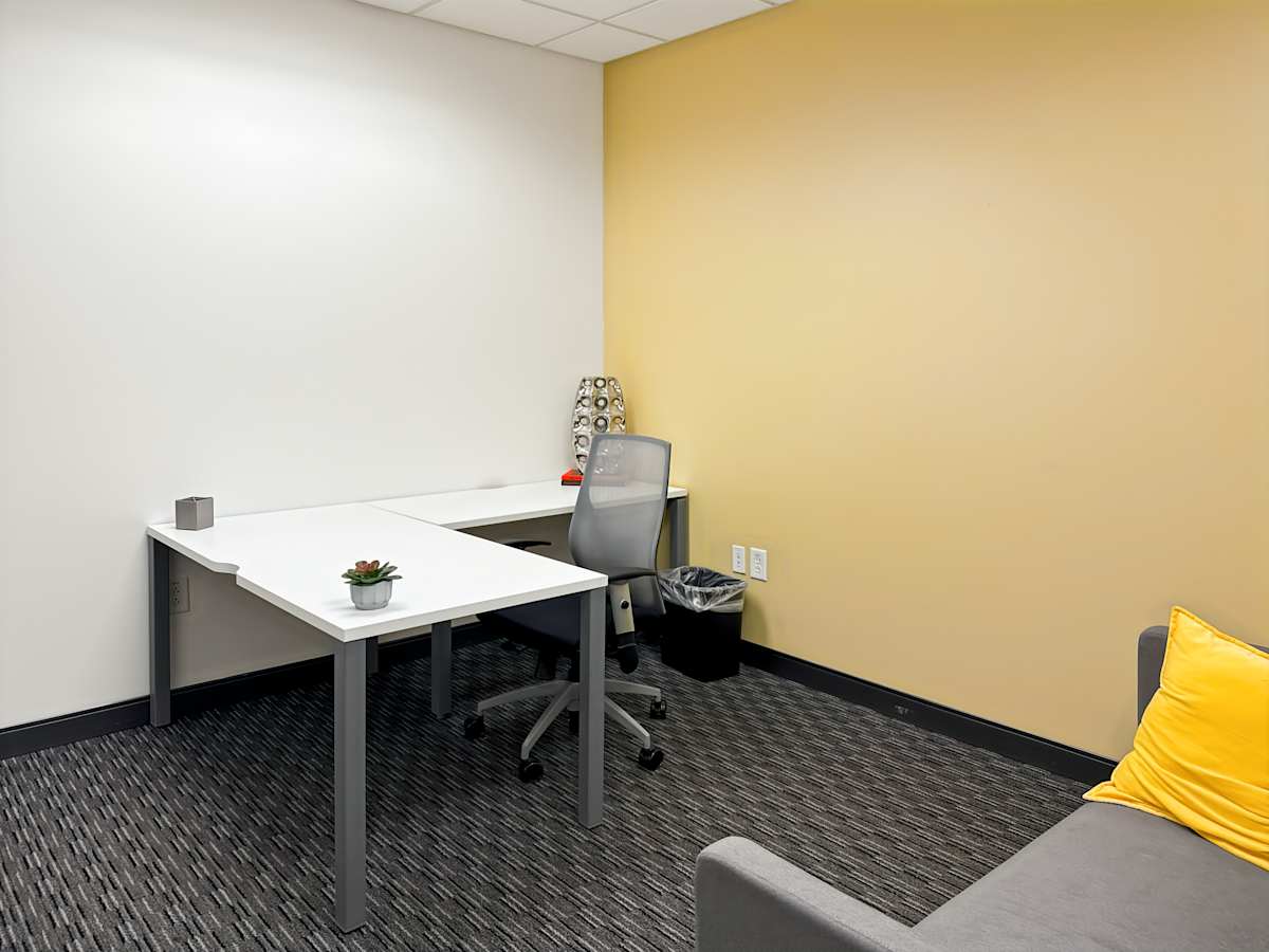 Captrust Tower photo 3