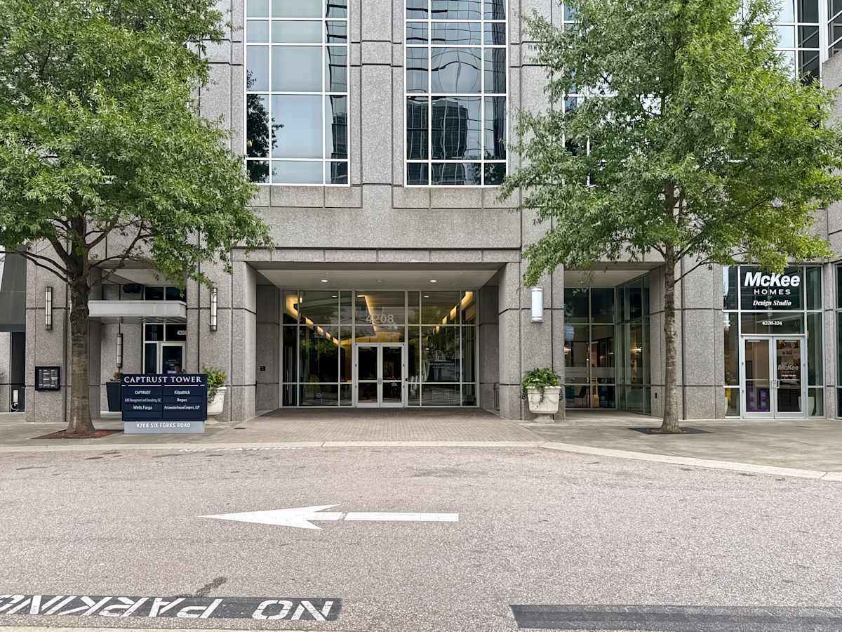 Captrust Tower photo 2