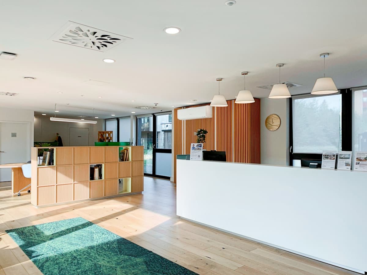 Chateau Rouge Building photo 7