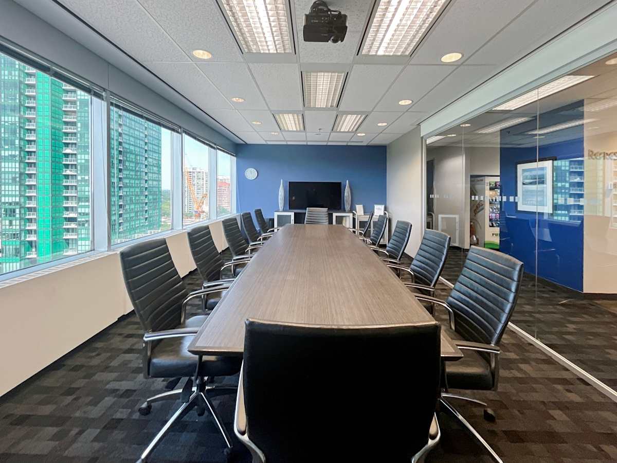 4711 Yonge Street photo 3
