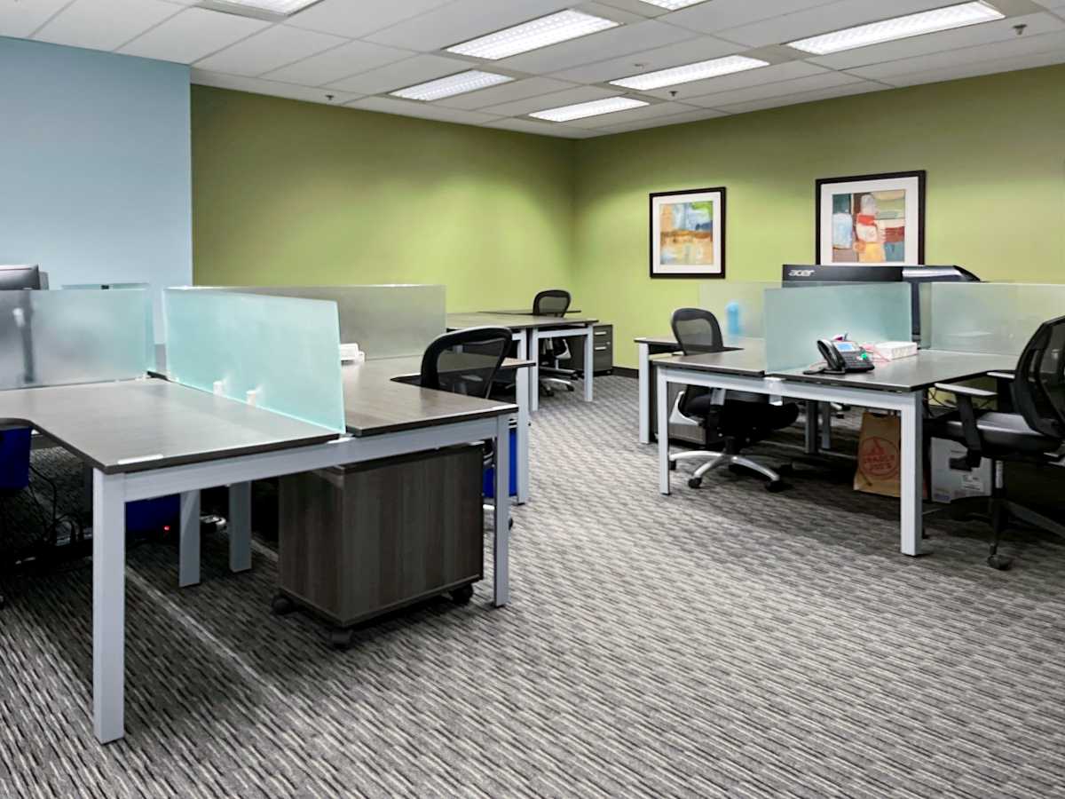 4711 Yonge Street photo 7