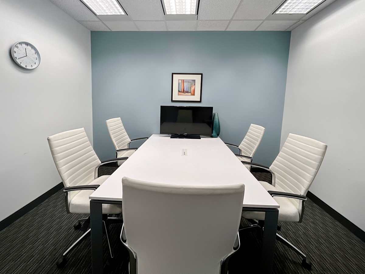 4711 Yonge Street photo 9