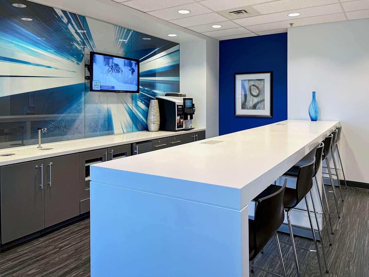 4711 Yonge Street photo 6