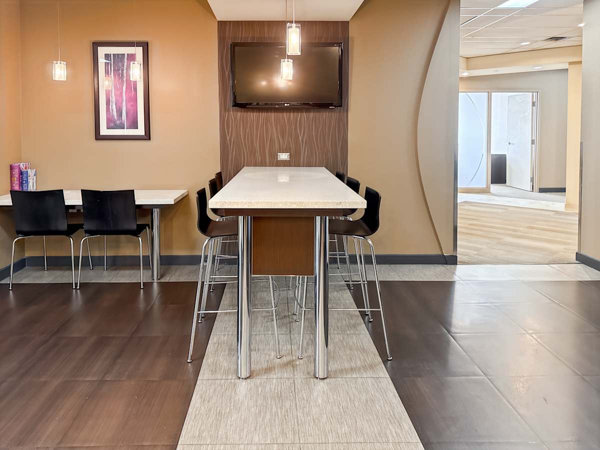 10 Four Seasons Place photo 5