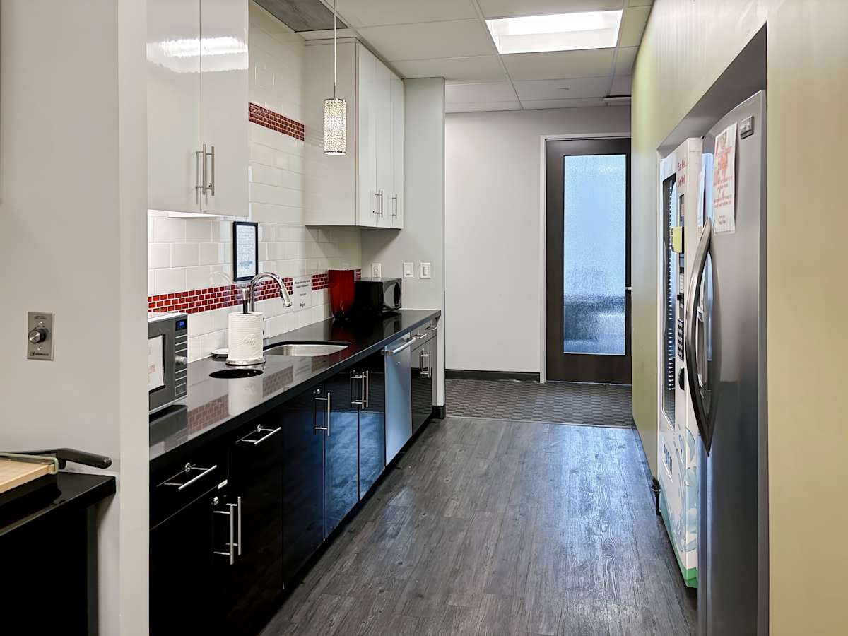 151 Yonge Street photo 6