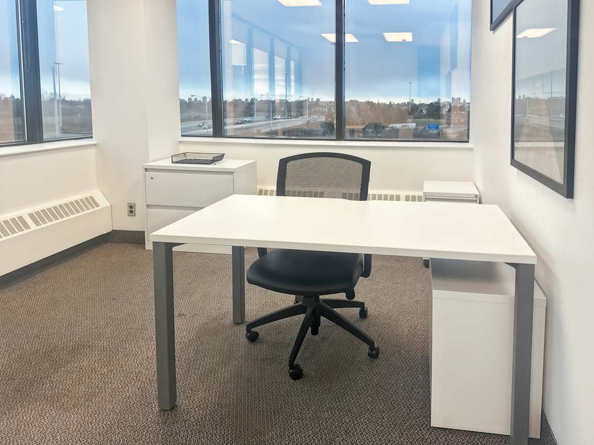 Woodbine Steeles Corporate Centre photo 6