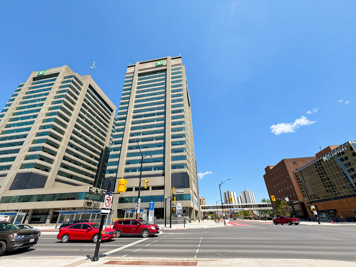 380 Wellington Street photo 1