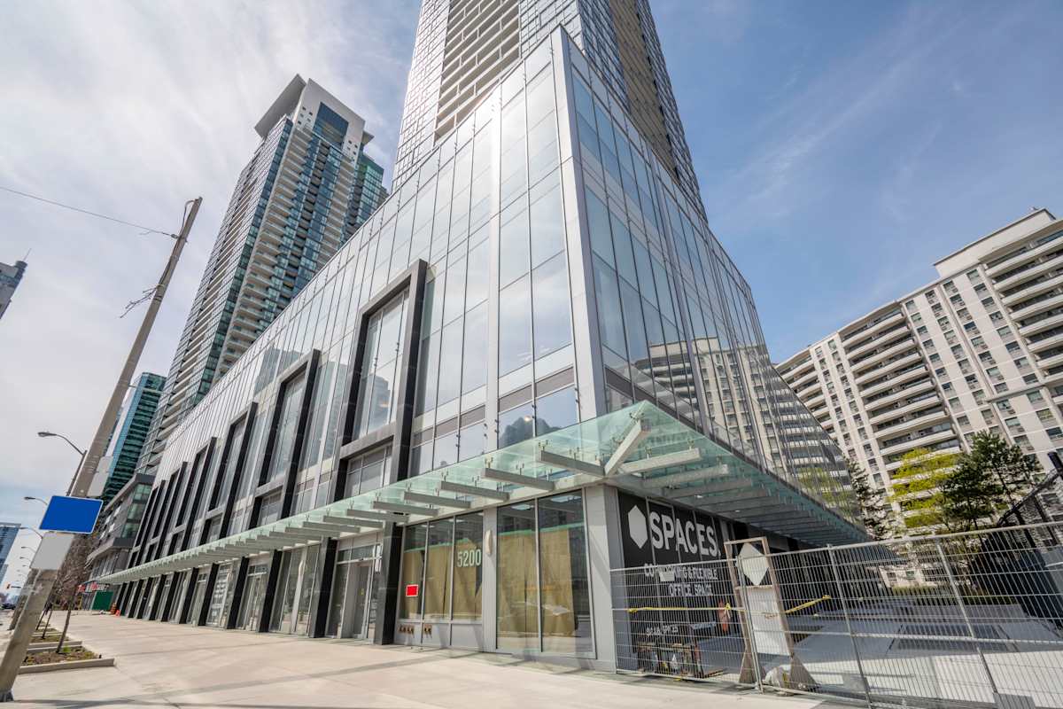 5200 Yonge Street photo 2