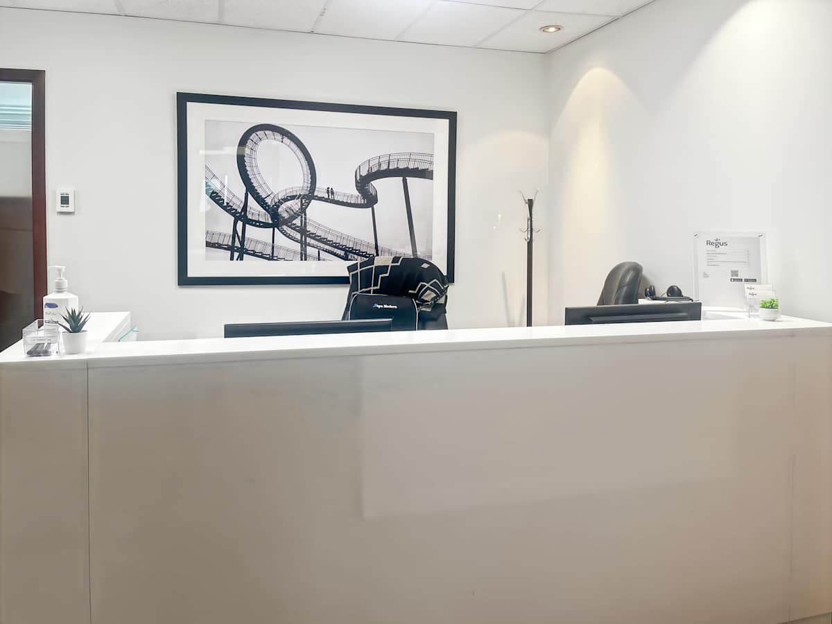 One Executive Place photo 3