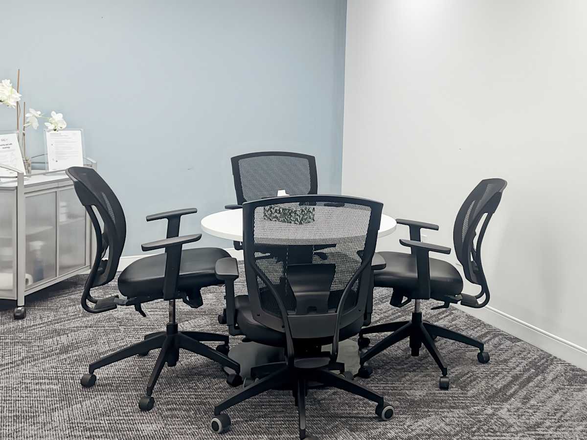 One Executive Place photo 4