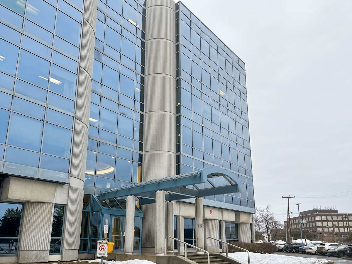 1111 Dr Frederik-Philips Boulevard photo 11