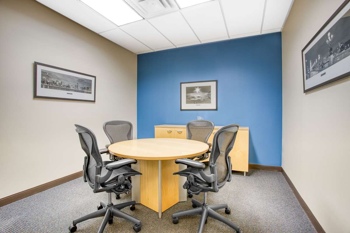 100 Chesterfield Business Parkway photo 1