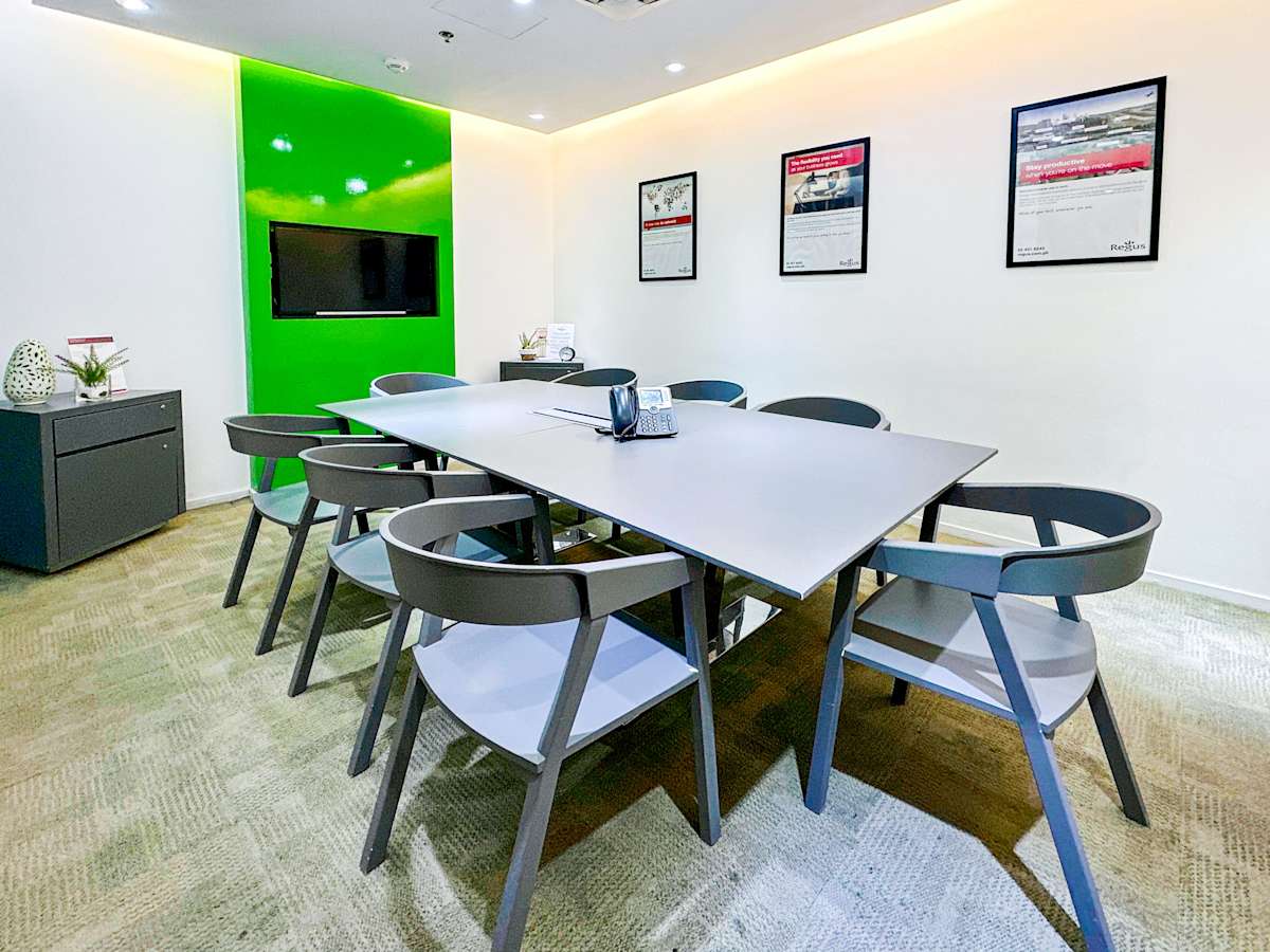 Filinvest One Building photo 4