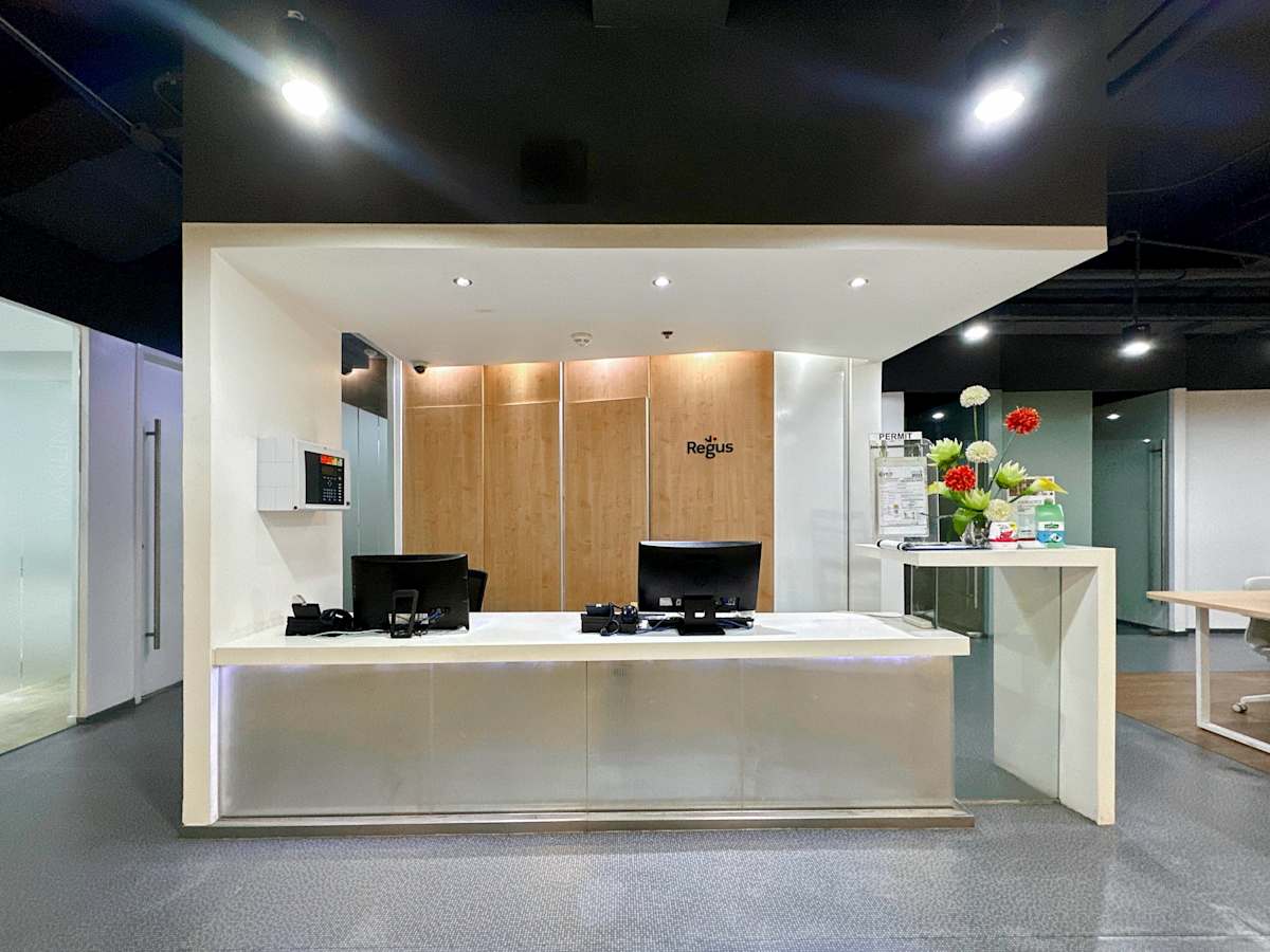 Filinvest One Building photo 3