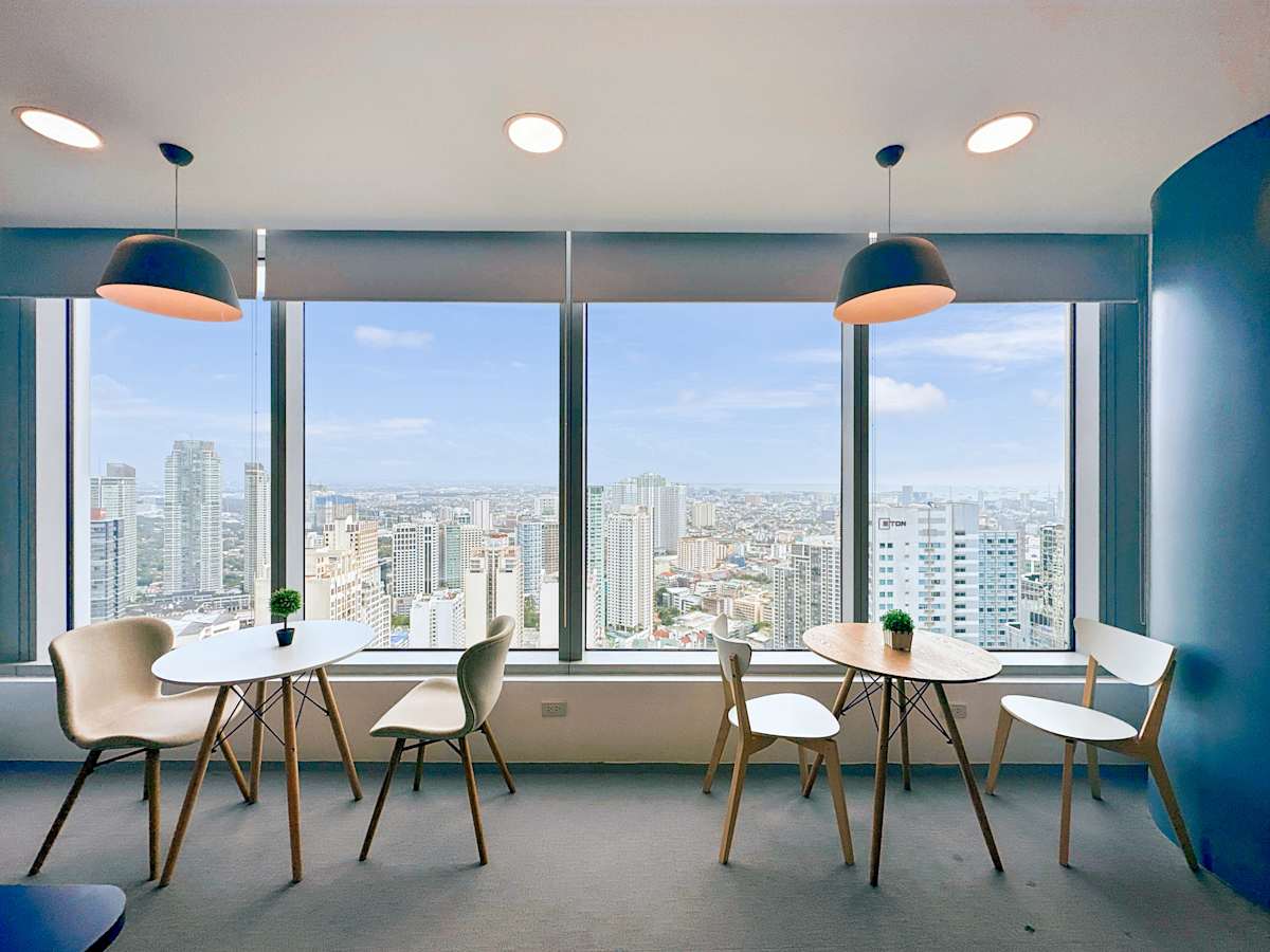 PBCom Tower photo 3