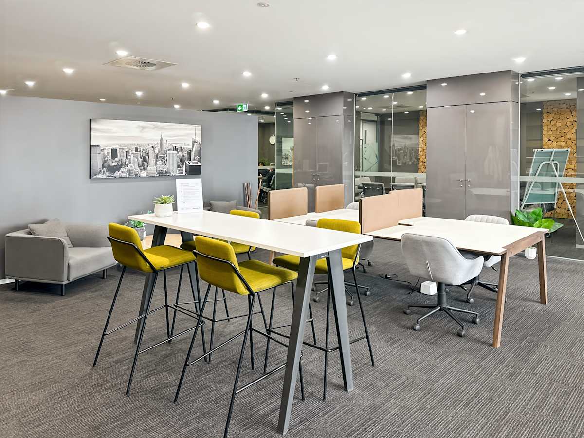 180 Lonsdale Street photo 6