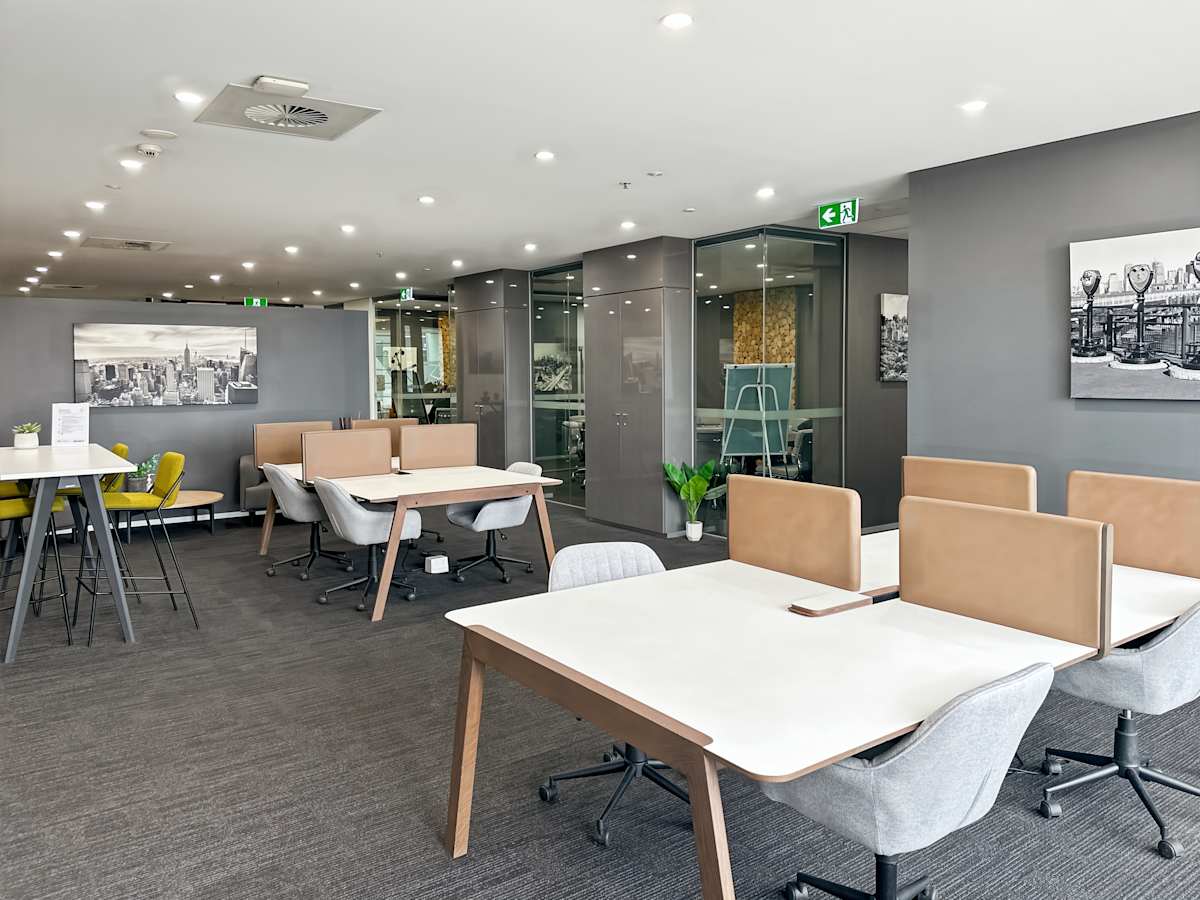 180 Lonsdale Street photo 9