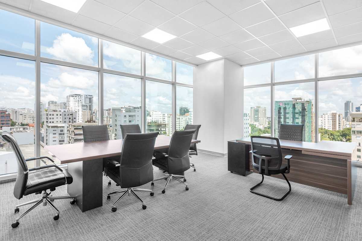 Roble Corporate Centre photo 4