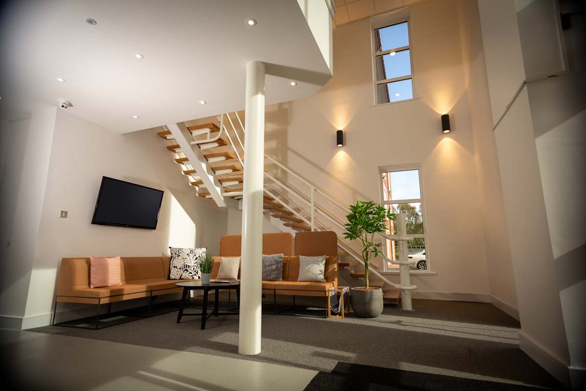 Fast Track House photo 3