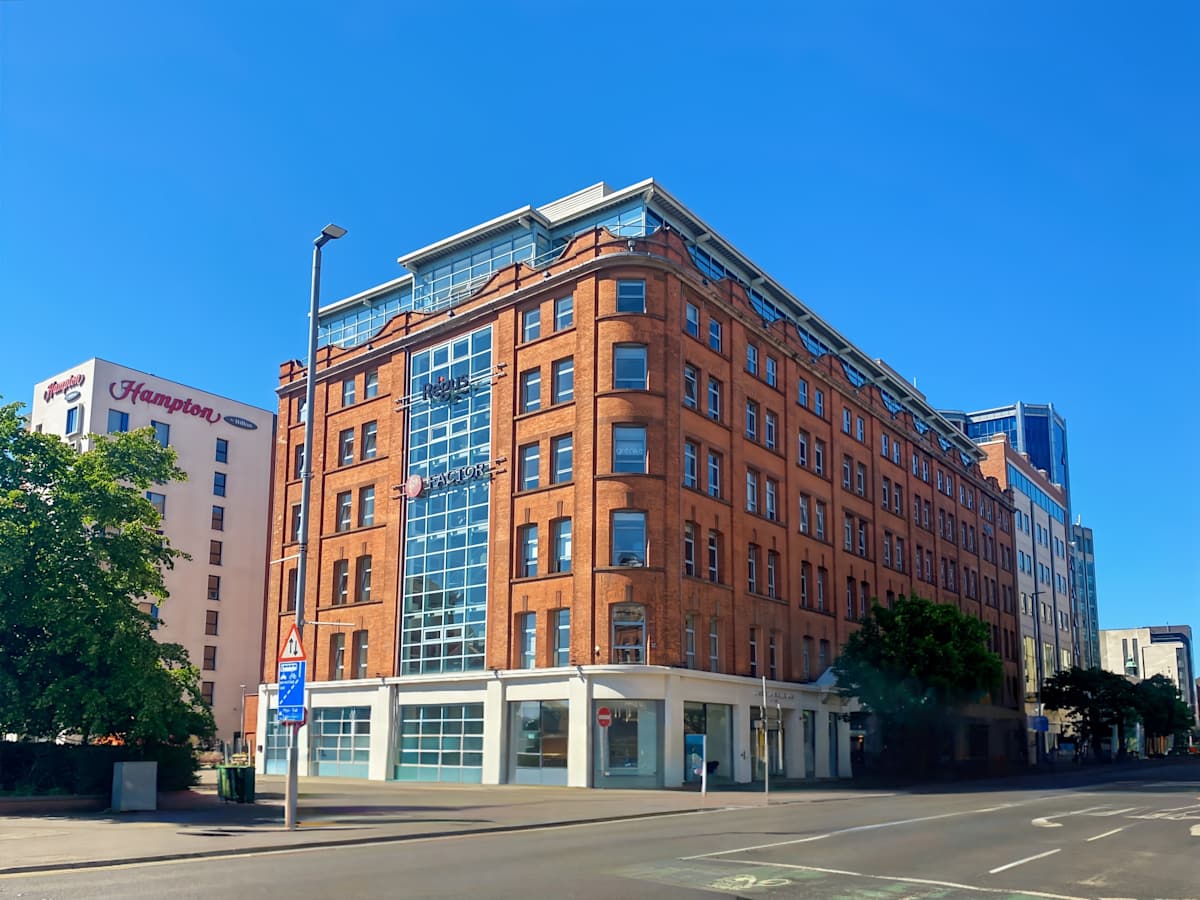 Great Victoria Street photo 1