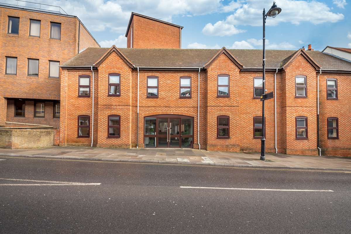 Oxford House photo 2