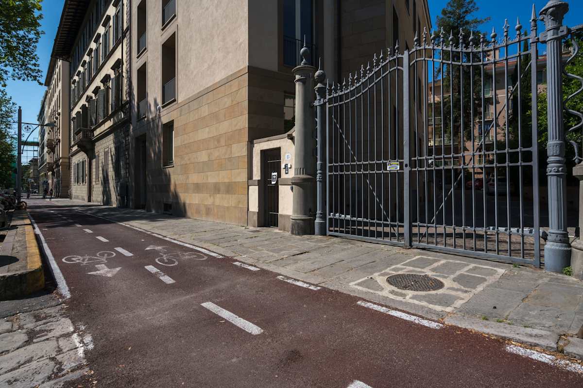 Viale Giacomo Matteotti 15 photo 1