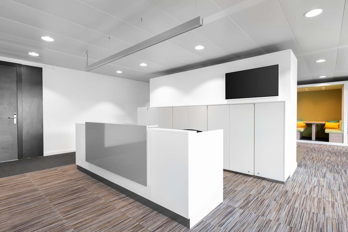 Lakeside Geneva Building photo 9