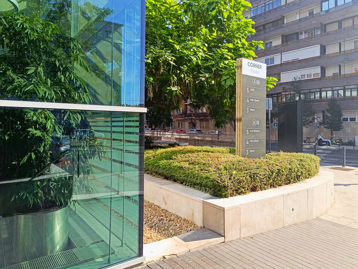 Allee Corner Centre