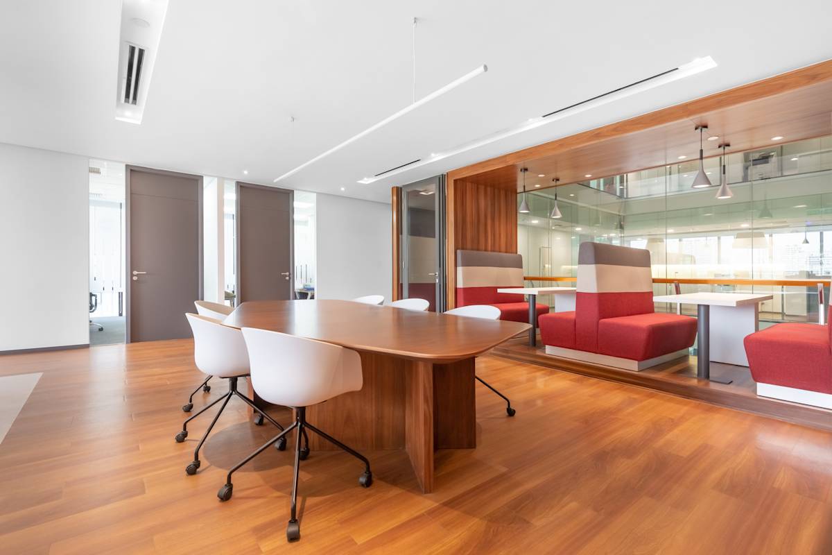 M Building photo 4