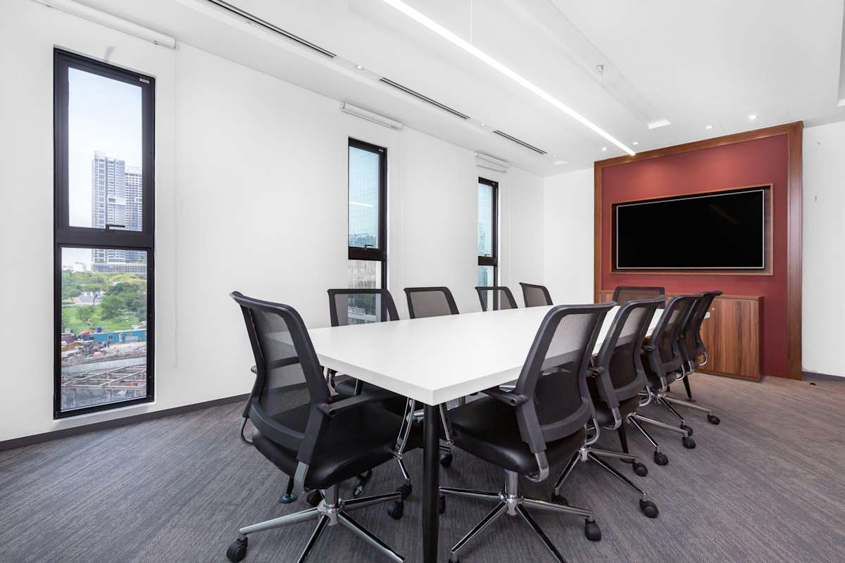 M Building photo 7
